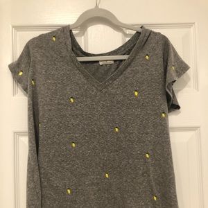 t.la tee in medium